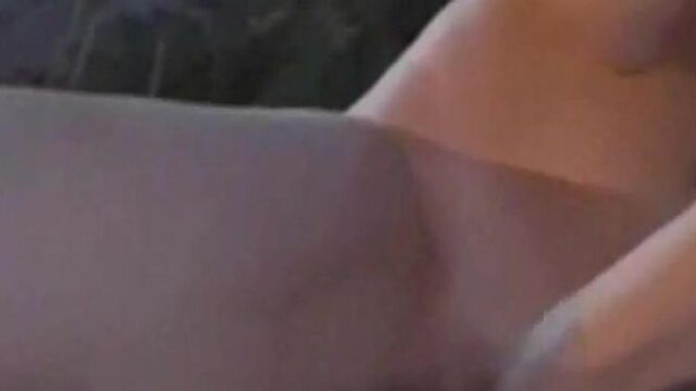 Blonde Teen Sarah got a picnic (Sarah Dark)