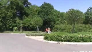 Outdoor Screw With A Pretty Teen